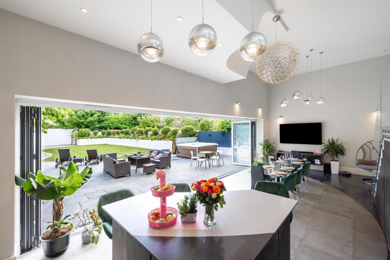 Dream House London With Gym, Cinema And Housekeeper Villa Ealing Exterior photo