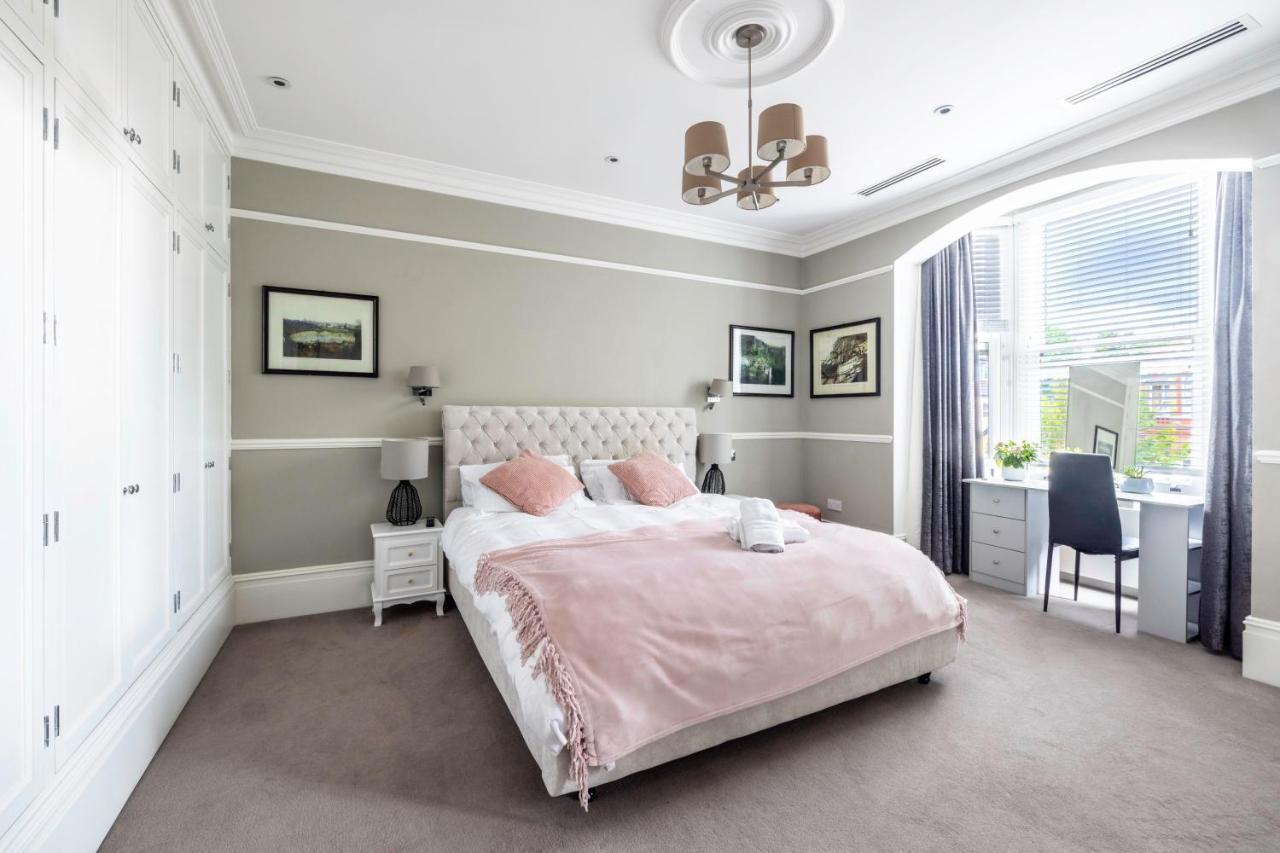 Dream House London With Gym, Cinema And Housekeeper Villa Ealing Exterior photo